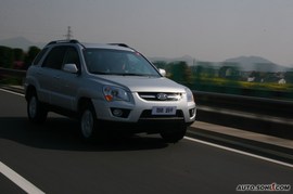 2009款起亚狮跑试驾