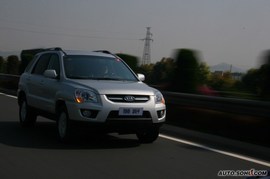 2009款起亚狮跑试驾