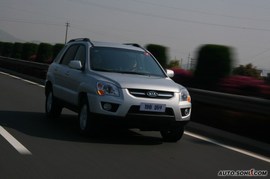 2009款起亚狮跑试驾
