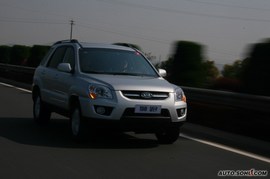 2009款起亚狮跑试驾