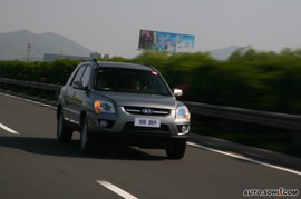 2009款起亚狮跑试驾