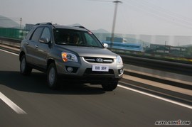 2009款起亚狮跑试驾