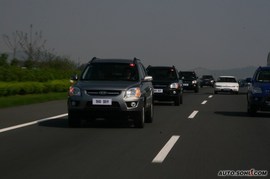 2009款起亚狮跑试驾