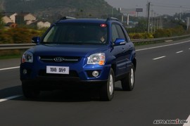 2009款起亚狮跑试驾