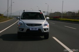 2009款起亚狮跑试驾