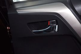 2013款丰田全新RAV4