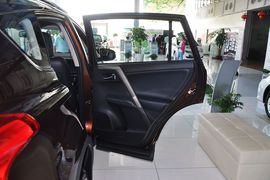 2013款丰田全新RAV4