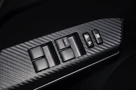 2013款丰田全新RAV4