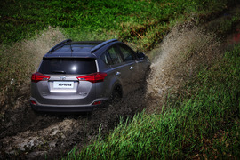 2013款一汽丰田新RAV4珠海试驾体验