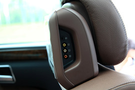 兼顾优雅时尚！试驾新一代奔驰E300L轿车