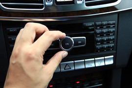 兼顾优雅时尚！试驾新一代奔驰E300L轿车