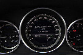 兼顾优雅时尚！试驾新一代奔驰E300L轿车