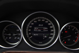 兼顾优雅时尚！试驾新一代奔驰E300L轿车