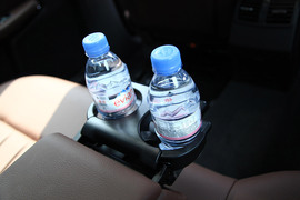 兼顾优雅时尚！试驾新一代奔驰E300L轿车