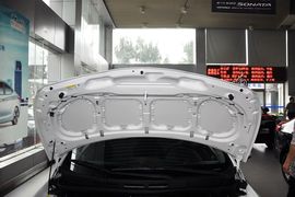 2011款现代瑞纳两厢1.4L自动舒适型