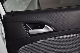 2011款现代瑞纳两厢1.4L自动舒适型