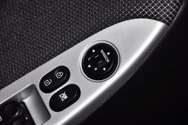 2011款现代瑞纳两厢1.4L自动舒适型