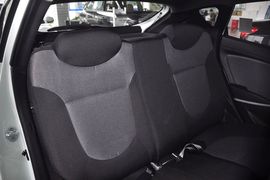 2011款现代瑞纳两厢1.4L自动舒适型