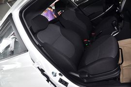 2011款现代瑞纳两厢1.4L自动舒适型