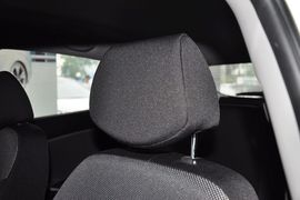 2011款现代瑞纳两厢1.4L自动舒适型