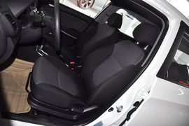 2011款现代瑞纳两厢1.4L自动舒适型