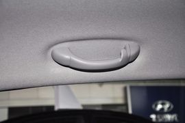 2011款现代瑞纳两厢1.4L自动舒适型