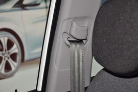 2011款现代瑞纳两厢1.4L自动舒适型