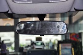 2011款现代瑞纳两厢1.4L自动舒适型