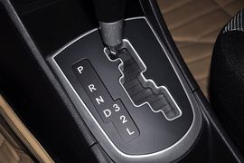 2011款现代瑞纳两厢1.4L自动舒适型