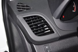 2011款现代瑞纳两厢1.4L自动舒适型