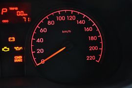 2011款现代瑞纳两厢1.4L自动舒适型