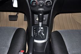 2011款现代瑞纳两厢1.4L自动舒适型