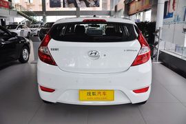 2011款现代瑞纳两厢1.4L自动舒适型