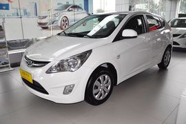 2011款现代瑞纳两厢1.4L自动舒适型