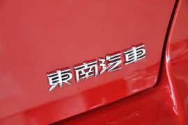 2013款三菱翼神时尚版