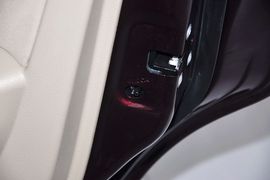 2013款日产骊威1.6XE手动舒适型