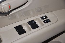 2013款日产骊威1.6XE手动舒适型