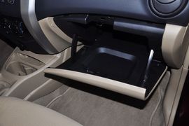 2013款日产骊威1.6XE手动舒适型