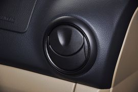 2013款日产骊威1.6XE手动舒适型