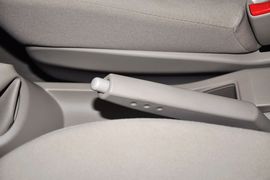 2013款日产骊威1.6XE手动舒适型