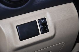 2013款日产骊威1.6XE手动舒适型