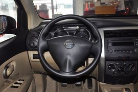 2013款日产骊威1.6XE手动舒适型