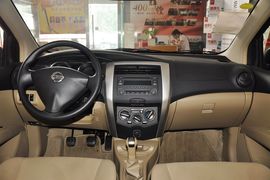 2013款日产骊威1.6XE手动舒适型