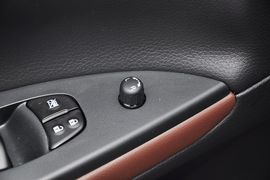 2013款日产骐达1.6L