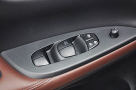 2013款日产骐达1.6L