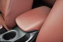 2013款日产骐达1.6L