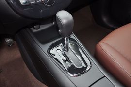 2013款日产骐达1.6L