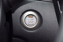 2013款日产骐达1.6L