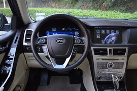 2013款比亚迪思锐1.5TID尊贵型试驾实拍