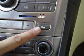 2013款比亚迪思锐1.5TID尊贵型试驾实拍